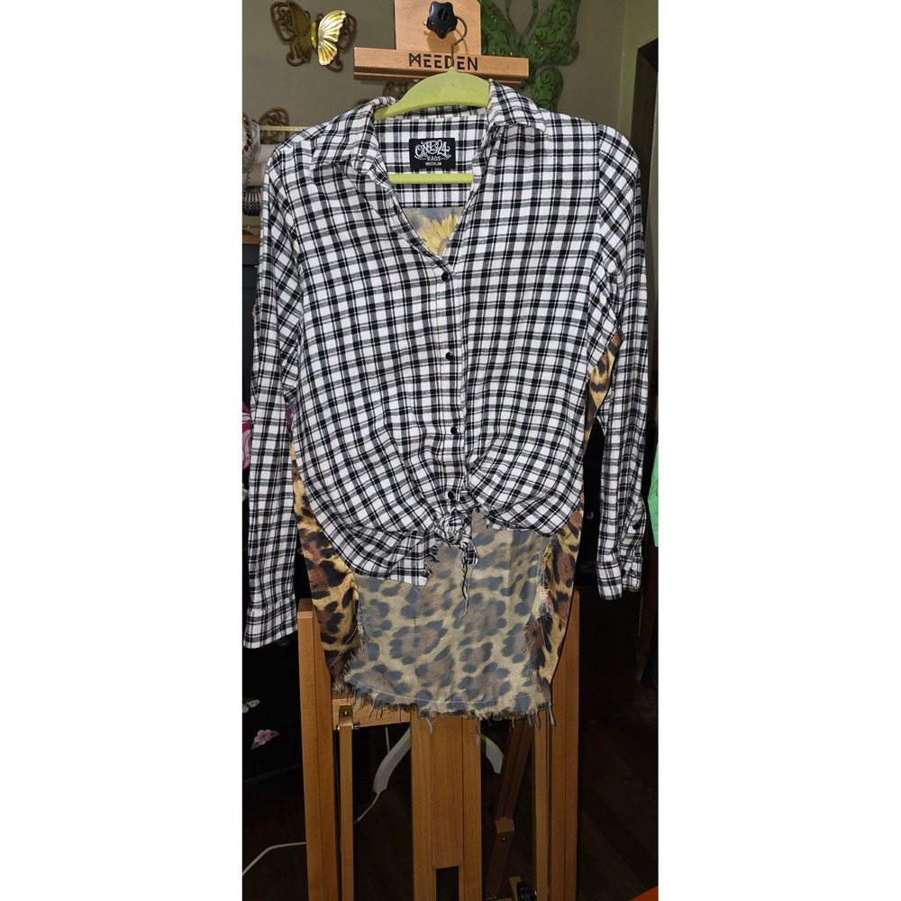 One24 Rags Women Black White Plaid Leopard Sunflower Blooming Flannel Shirt M